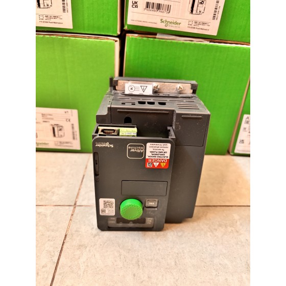 New and original ATV320U07N4C variable speed drive 0.75kW, 380 to 500V, 3 phases
